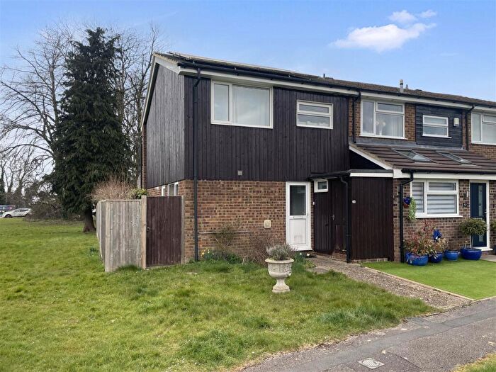 3 Bedroom End Of Terrace House For Sale In Wayside Green, Woodcote, RG8