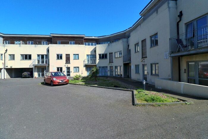 1 Bedroom Flat For Sale In Sea Court, The Passage, Margate, CT9