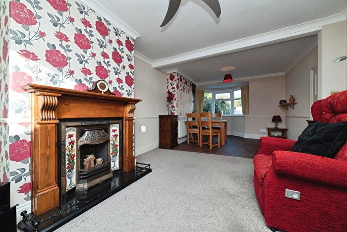 3 Bedroom Terraced House For Sale In Park Avenue West, Hull, HU5