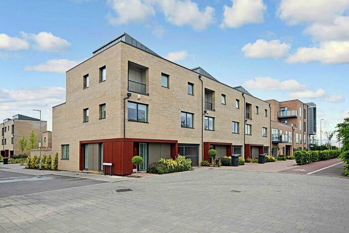 2 Bedroom Flat To Rent In Harvest Road, Trumpington, Cambridge, CB2