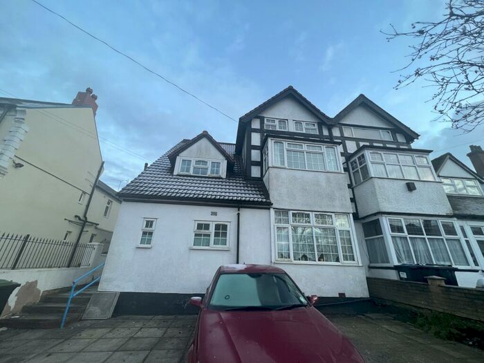 2 Bedroom Flat To Rent In Poplar Avenue, Edgbaston, B17