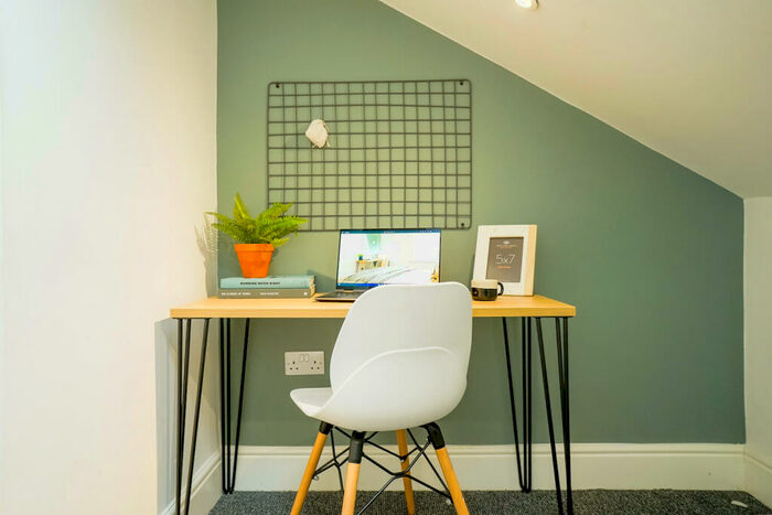 5 Bedroom House To Rent In Driffield Street, Manchester, Manchester, M14