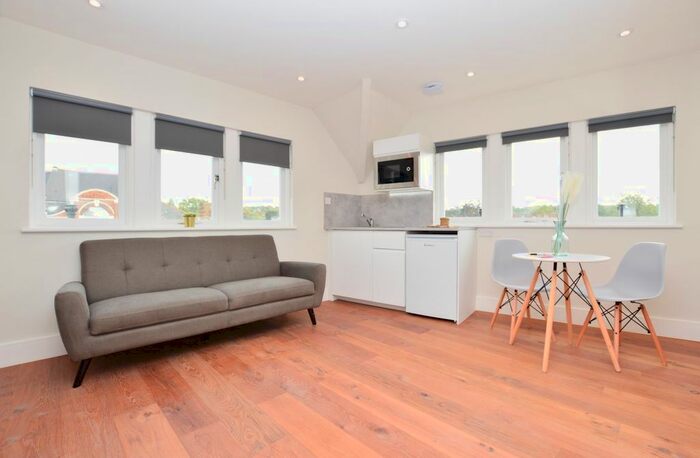 1 Bedroom Flat To Rent In Finchley Road, London, NW11