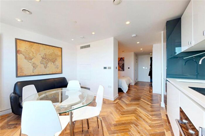1 Bedroom Apartment To Rent In City Road, Eagle Point City Road, EC1V