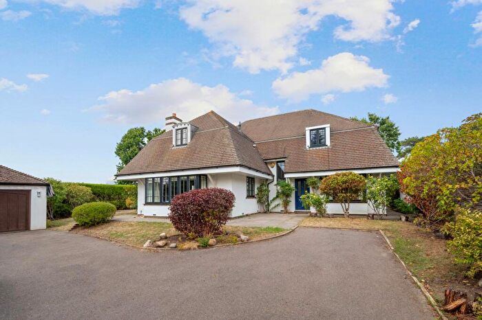 4 Bedroom Detached House For Sale In Churchfields Avenue, Weybridge, KT13