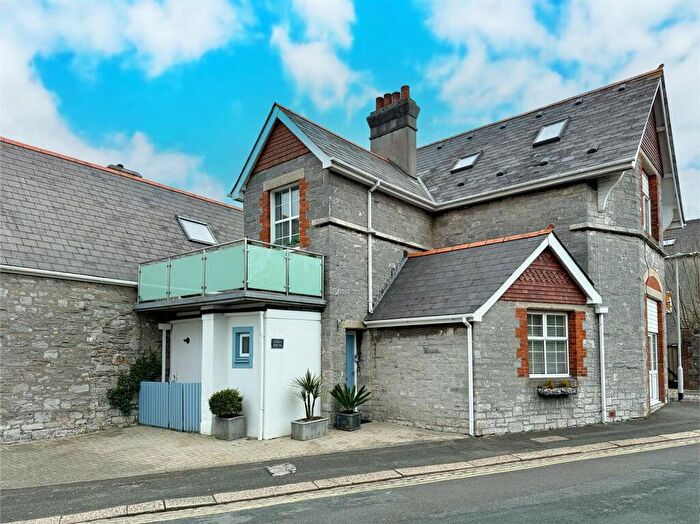4 Bedroom Link Detached House For Sale In Cattedown, Plymouth, PL4