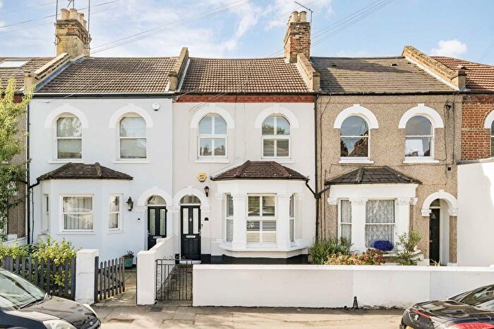 4 Bedroom Terraced House To Rent In Wellfield Road, Streatham Hill, SW16