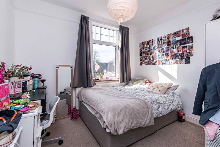 5 Bedroom Detached House To Rent In Harlaxton Drive, Lenton, Nottingham, NG7