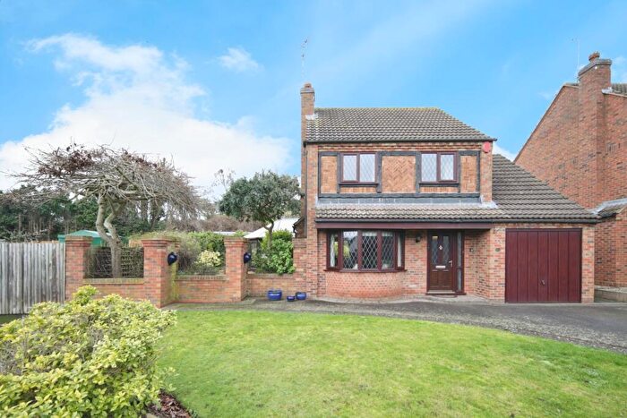 3 Bedroom Detached House For Sale In Sandpits Close, Sutton Coldfield, West Midlands, B76