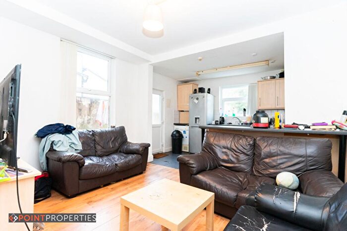 6 Bedroom Terraced House To Rent In Bedroom House, Langdale Road, Liverpool, L15