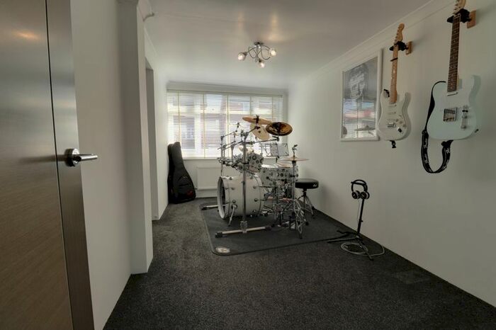 4 Bedroom Detached House For Sale In Thistledown Drive, Heath Hayes, Cannock, WS12