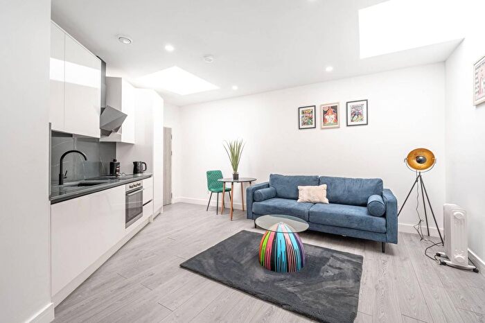 1 Bedroom Flat To Rent In Finchley Road, West Hampstead, London, NW3