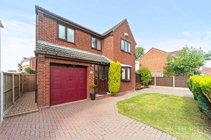 4 Bedroom Detached House For Sale In Norwood Drive, Brierley, S72