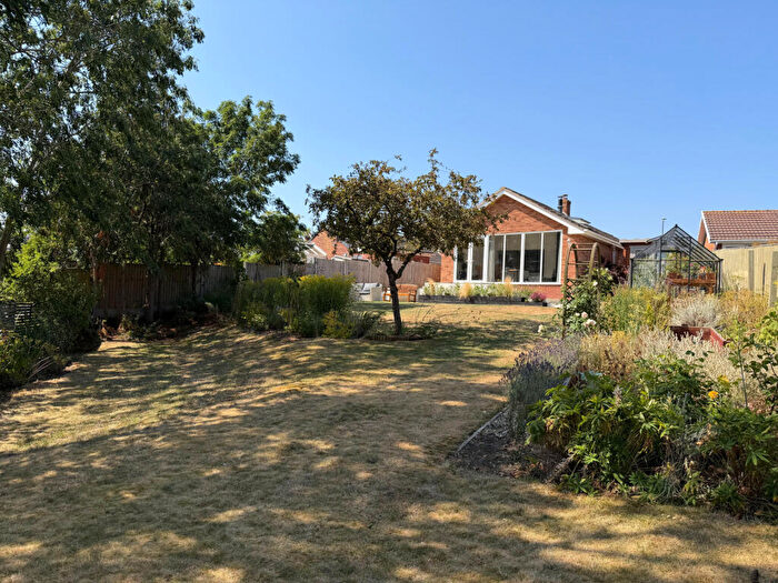 3 Bedroom Detached Bungalow For Sale In Hillview Lane, Twyning, Tewkesbury, GL20