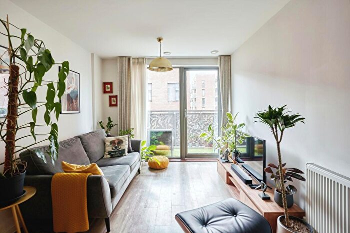 2 Bedroom Flat For Sale In Hammersley Road, London, E16
