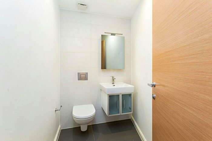 1 Bedroom Flat To Rent In Fulham Road, London, SW10