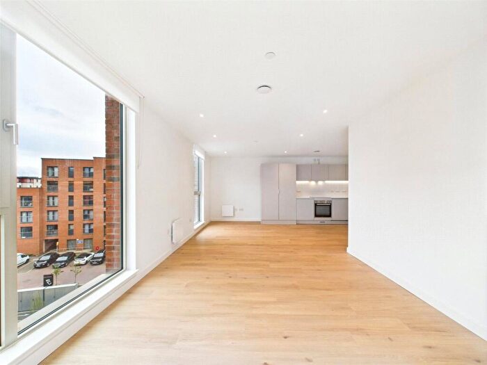 3 Bedroom Apartment To Rent In Fyfe Lane, Edinburgh, Midlothian, EH6