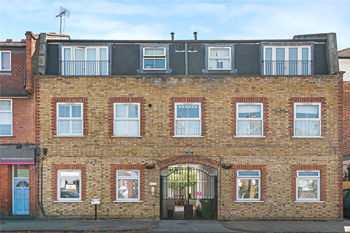 1 Bedroom Flat For Sale In Hampton Road, Twickenham, TW2