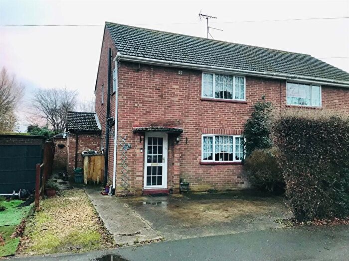 3 Bedroom Semi Detached House For Sale In Edinburgh Drive, Spalding, PE11