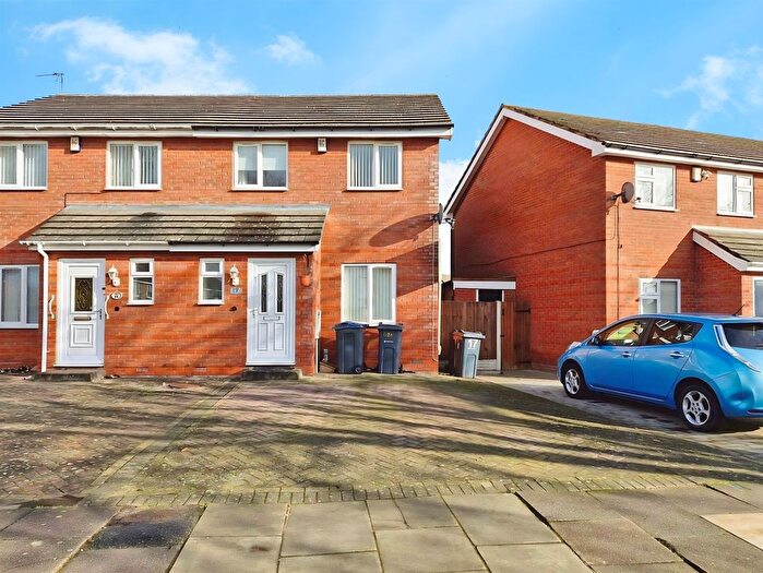 3 Bedroom Semi-Detached House For Sale In Brownfield Road, Birmingham, B34