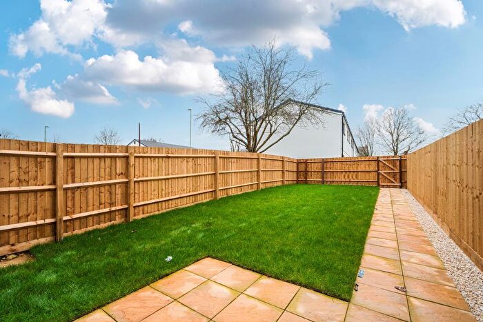 2 Bedroom End Of Terrace House To Rent In Kenley Avenue, Carterton, OX18