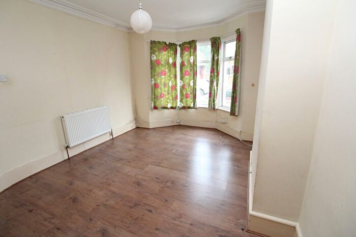 3 Bedroom Terraced House To Rent In Roydene Road, Plumstead, SE18