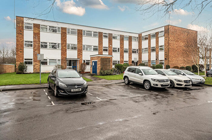 2 Bedroom Flat For Sale In Davos Close, Woking, Surrey, GU22