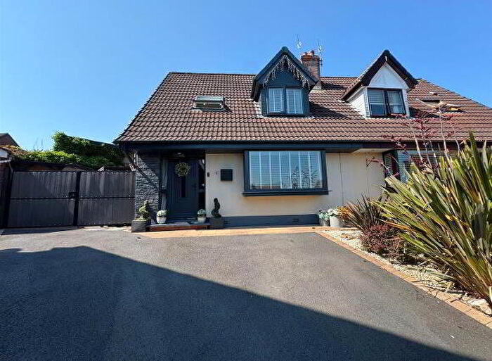 4 Bedroom Semi-detached Bungalows For Sale In Hollybrook Grove, Newtownabbey, BT36