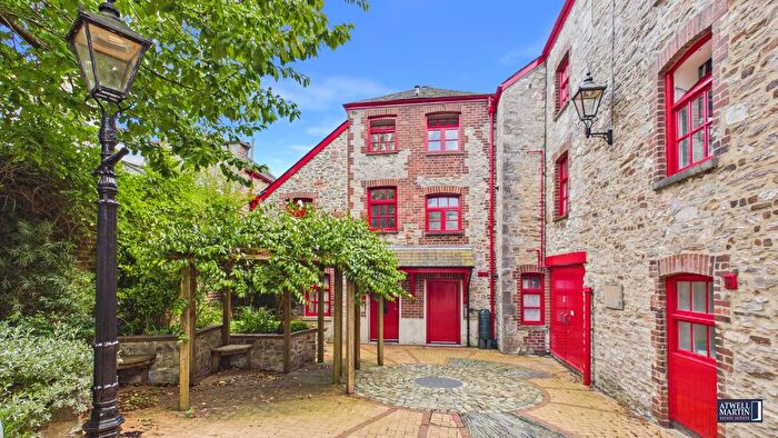 2 Bedroom Flat For Sale In Looe Street, Plymouth, PL4