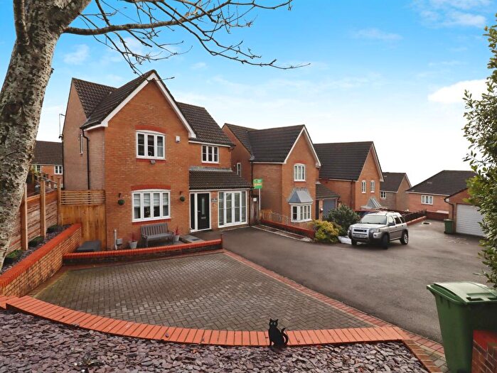 4 Bedroom Detached House For Sale In Cedar Way, Tonyrefail, Porth, CF39