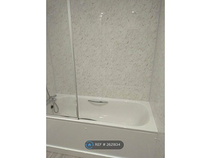 1 Bedroom Flat To Rent In Canberra Close, Hendon, NW4