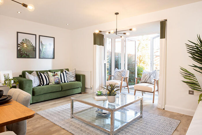 4 Bedroom Semi Detached House For Sale In Brokenstone Road, Feniscowles, Blackburn With Darwen, Lancashire, BB3