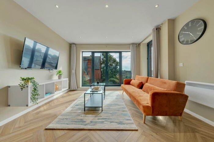 2 Bedroom Flat To Rent In Canberra Road, London, W13