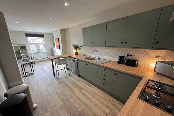 1 Bedroom Flat To Rent In Wollaton Rd, Beeston, NG9