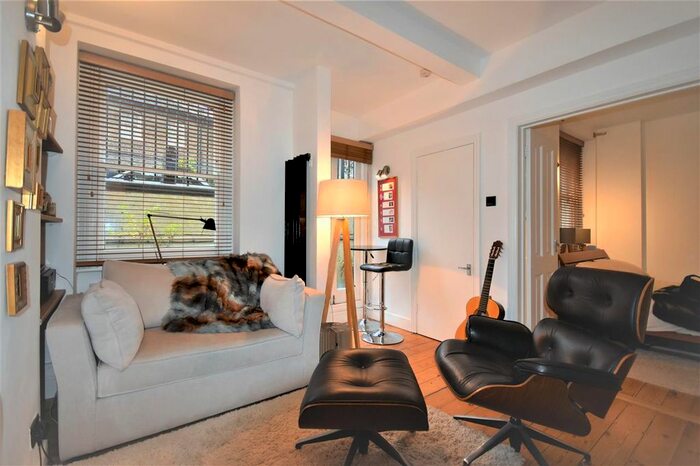 1 Bedroom Flat To Rent In Dewsbury Court, - Chiswick Road, London, W4