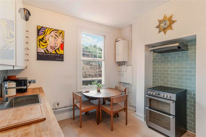 2 Bedroom Flat For Sale In Bawdale Road, East Dulwich, London, SE22