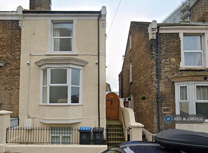 1 Bedroom Flat To Rent In Artillery Road, Ramsgate, CT11