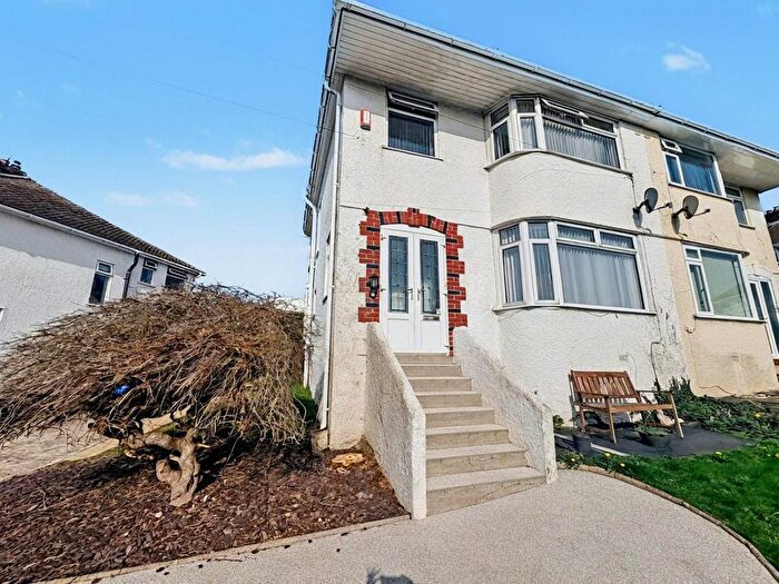 3 Bedroom Semi-Detached House For Sale In Lynwood Avenue, Plymouth, PL7