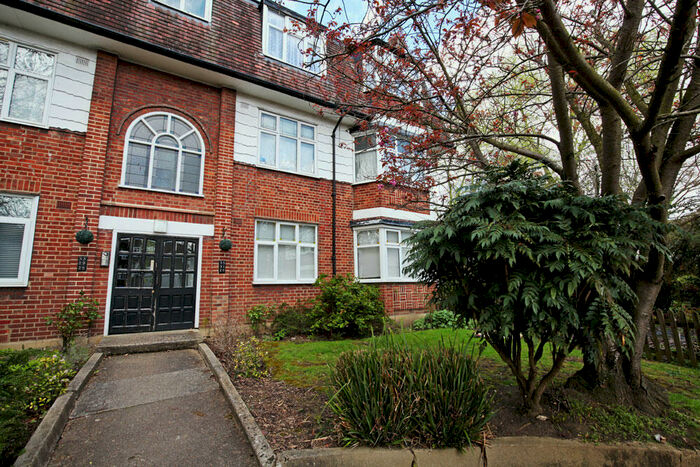 2 Bedroom Flat To Rent In Churchfields, London, E18