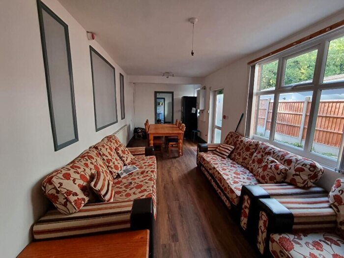8 Bedroom Terraced House To Rent In Oak Tree Lane, Selly Oak, Birmingham, B29
