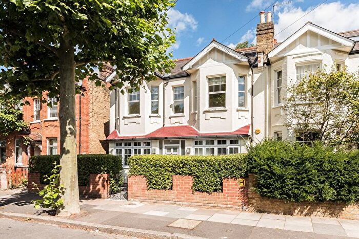 4 Bedroom Maisonette For Sale In Cromwell Road, Wimbledon, SW19