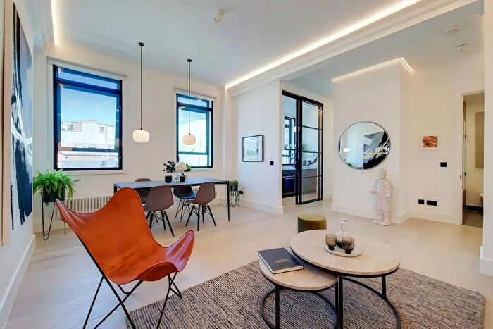 2 Bedroom Flat To Rent In Farley Court, Allsop Place, Baker Street, NW1