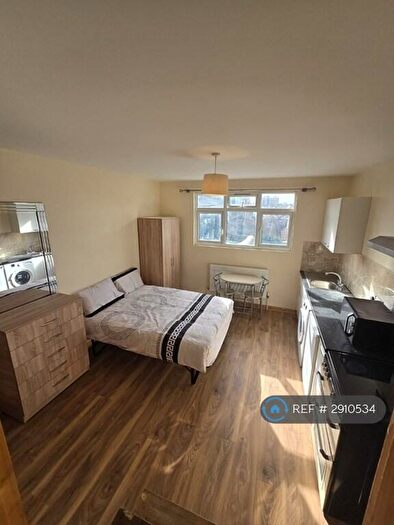 Studio To Rent In St Pauls Road, London, N17