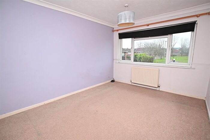 3 Bedroom Terraced House For Sale In Britten Road, Basingstoke, RG22