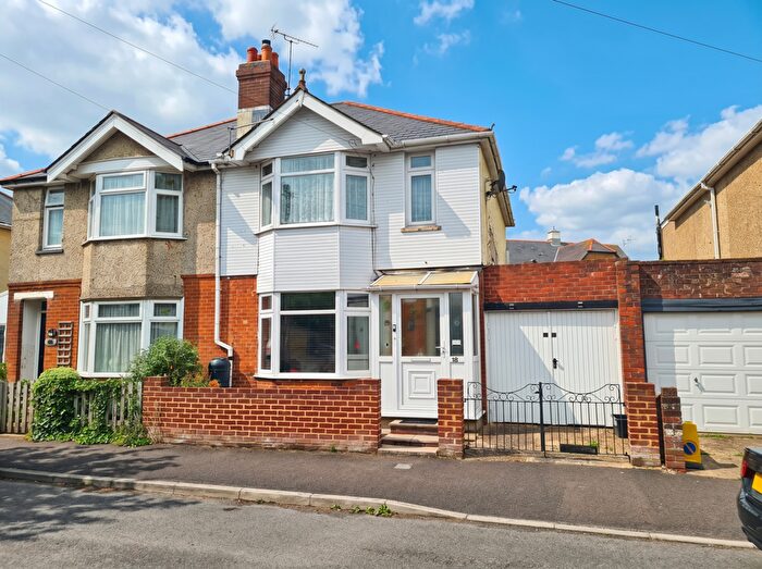 3 Bedroom Semi-Detached House For Sale In Lexby Road, Eling, SO40