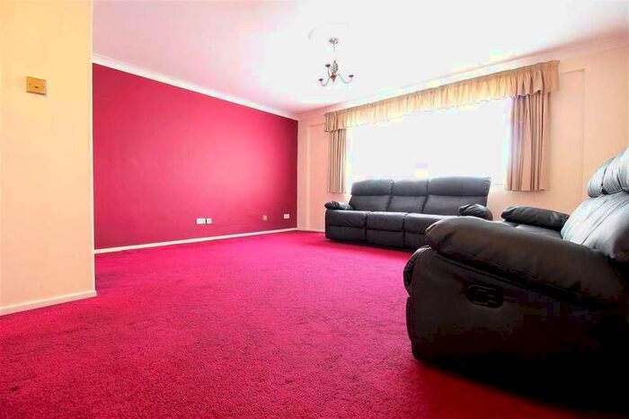 3 Bedroom Maisonette Flat To Rent In Walnut Close, Barkingside, Ilford, IG6