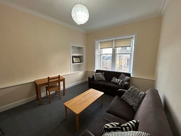 3 Bedroom Flat To Rent In West Nicolson Street, Edinburgh, EH8