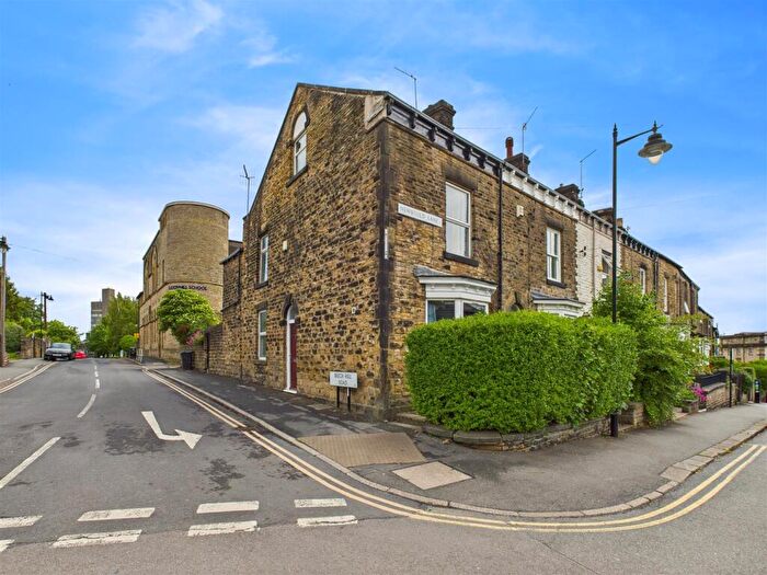 3 Bedroom End Of Terrace House For Sale In Beech Hill Road, Sheffield, S10