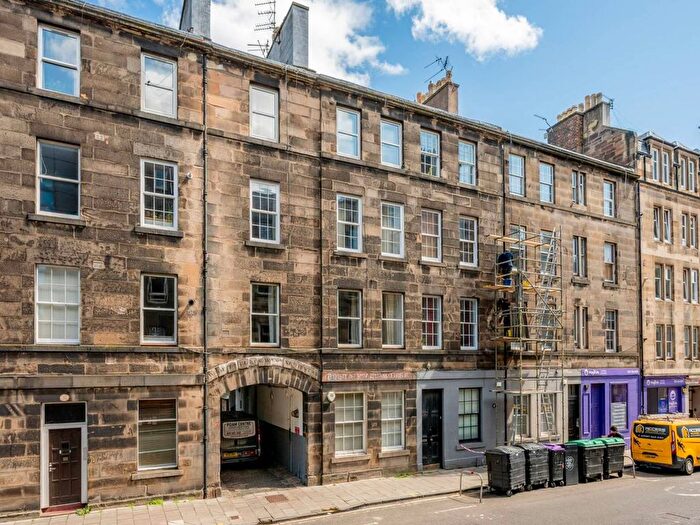 2 Bedroom Flat To Rent In Causewayside, Newington, Edinburgh, EH9