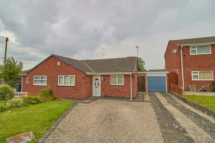 2 Bedroom Semi-Detached House To Rent In Lyneham Close, Hinckley, LE10